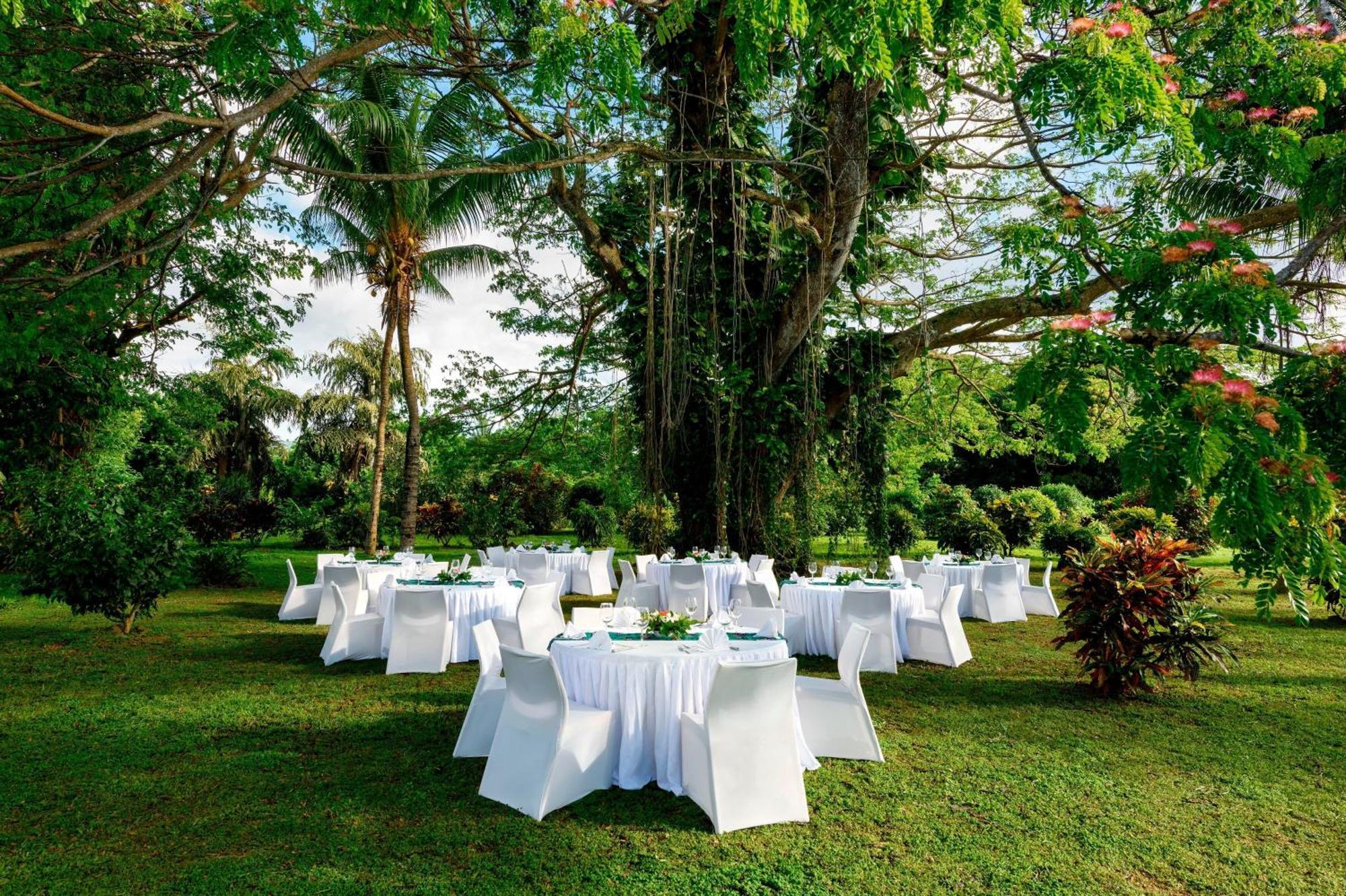 Sheraton Samoa Beach Resort Mulifanua Екстериор снимка