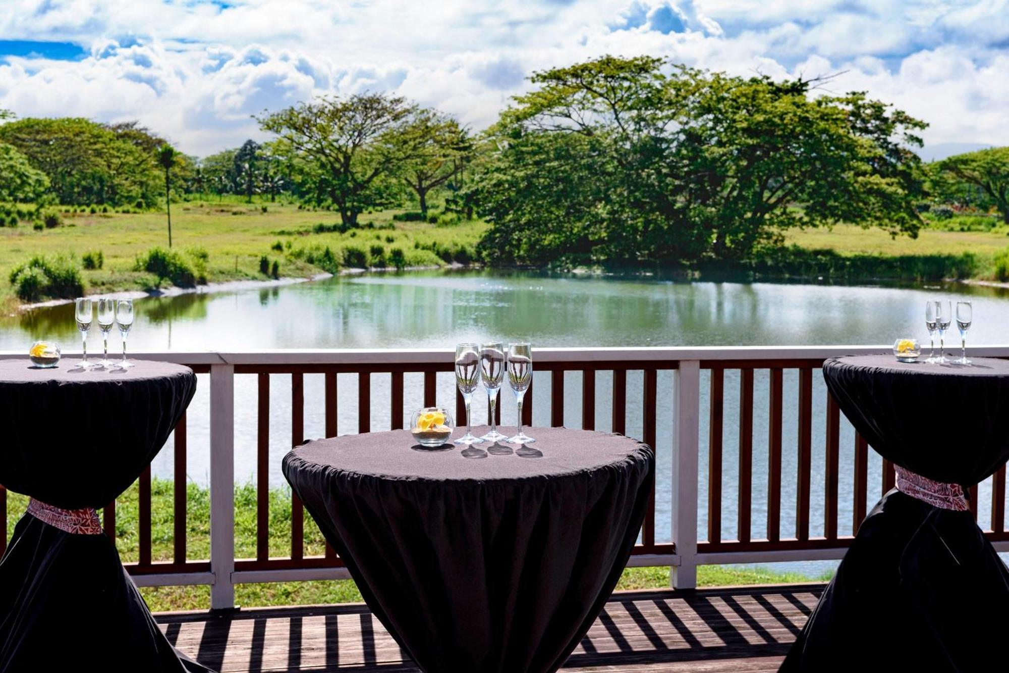 Sheraton Samoa Beach Resort Mulifanua Екстериор снимка